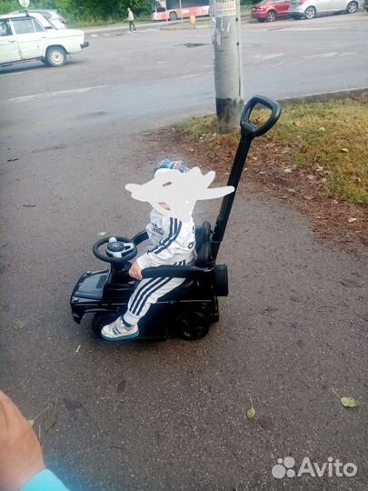 Прогулочная машинка