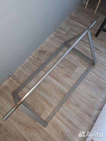 Турник настенный