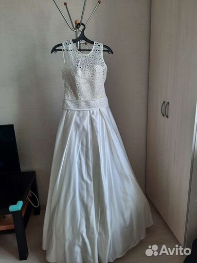 Атласное свадебное платье 46-48
