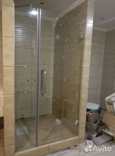 Перегородка для ванной из стекла