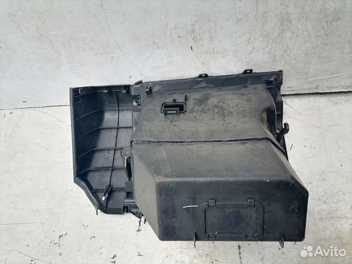 Бардачок Mazda 3 (BK)