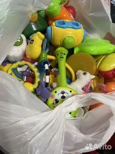 Развивающие игрушки для малышей пакетом