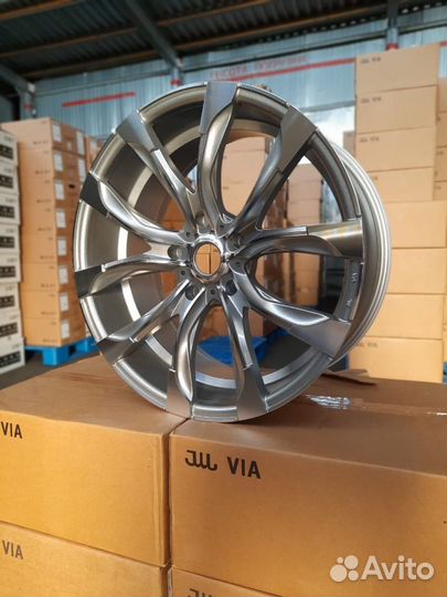 Новые диски R22 на Toyota Lexus