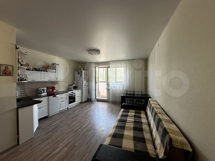 3-к. квартира, 83 м², 2/10 эт.