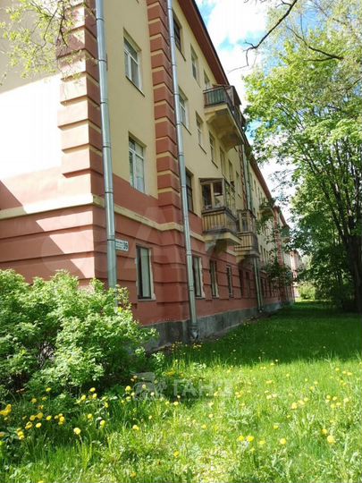 Комната 24 м² в 5-к., 1/4 эт.