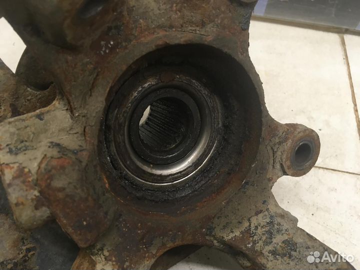 Кулак поворотный передний правый Almera Classic (B