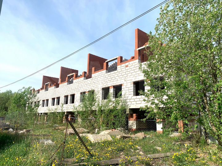 Таунхаус 1300 м² на участке 14 сот.