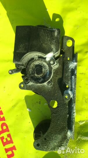 6842019 натяжитель ремня Volvo 850