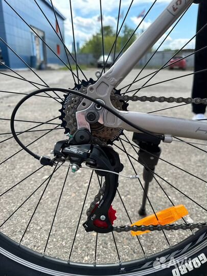 Велосипед с антипрокольными покрышками