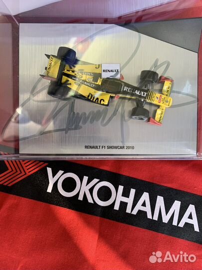 Модель болида формула 1 Виталий Петров 1/43