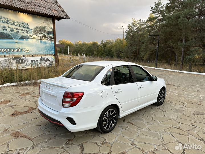 LADA Granta 1.6 МТ, 2023, 300 км