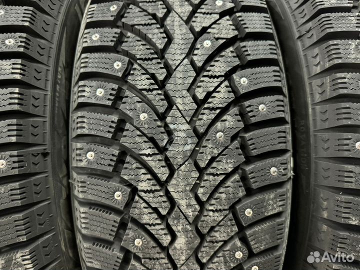 Pirelli Formula Ice 215/70 R16