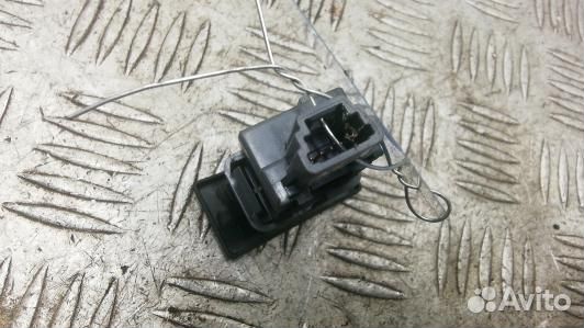 Кнопка аварийки toyota avensis T27 (PEA10I501)