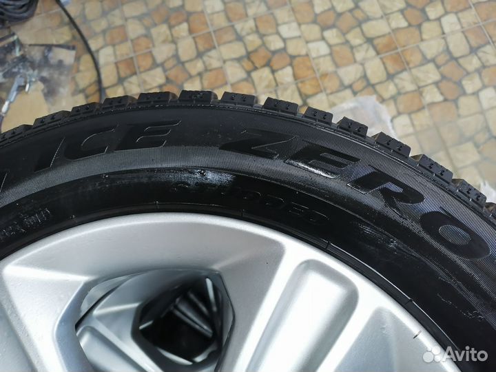 Pirelli Ice Zero 235/55 R17 103