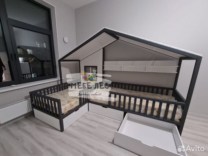 Угловая детская кровать