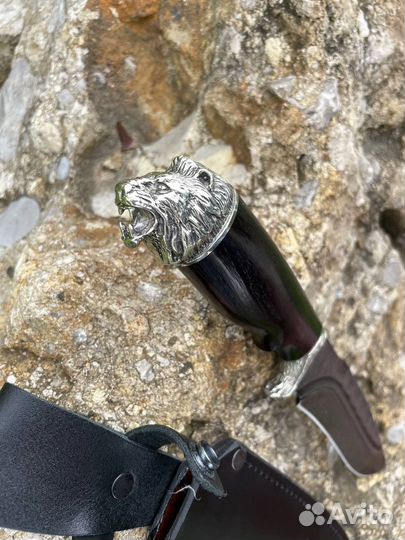 Нож из дамасской стали