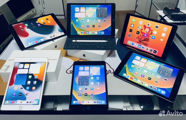 Много разных б.у. iPad (2012-2021)