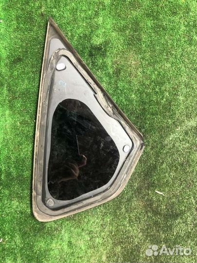 Стекло собачника левое Toyota Prius ZVW30 2ZR-FXE