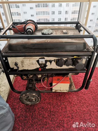 Полноприводная тележка с бензогенераторам на 8 квт