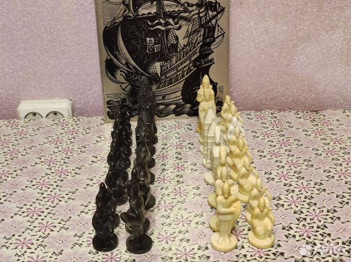 Шахматы карболитовые. Рыцари. СССР