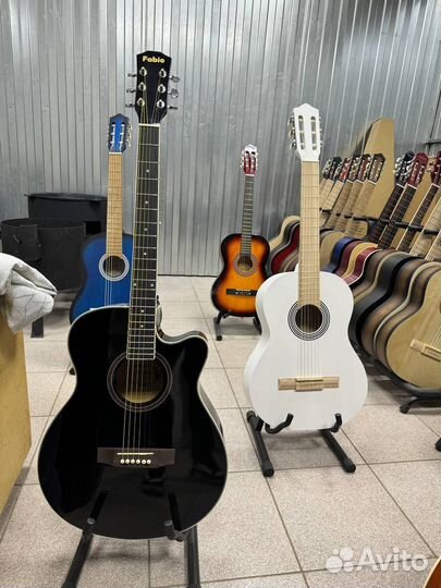 Акустическая и классическая гитара с чехлом