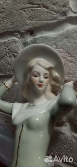 Фарфоровые статуэтки
