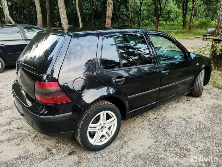 Volkswagen Golf 1.6 МТ, 2001, 300 000 км