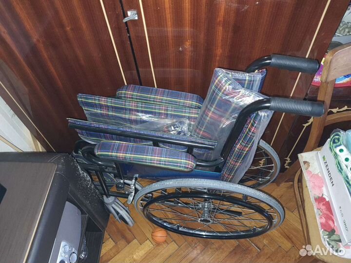 Инвалидная коляска почти новая