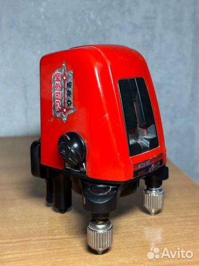 Лазерный уровень нивелир