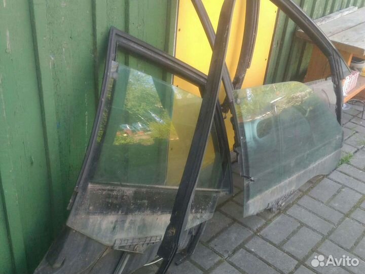 Стёкла на ауди 80