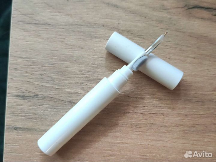 Инструмент для чистки наушников