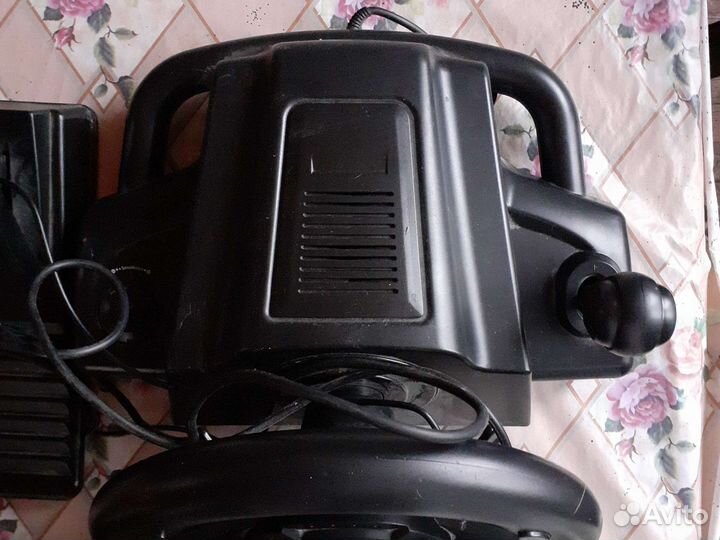 Игровой руль с педалями для пк