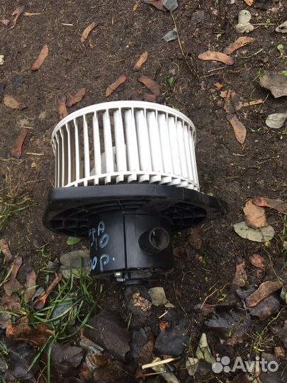 Вентилятор печки Ниссан Альмера классик