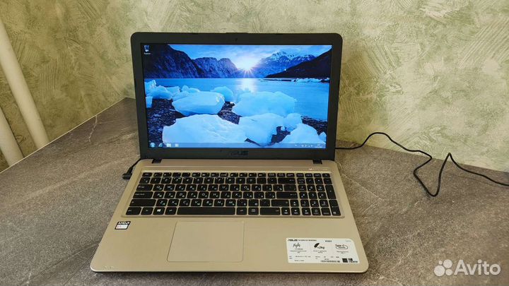 Легкий asus для дома и учебы (SSD 128Gb )