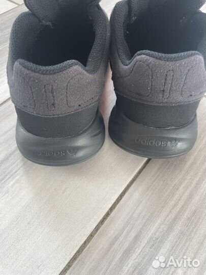 Кроссовки adidas