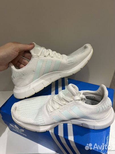 Кроссовки Adidas Swift Run 37 размер