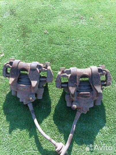 Суппорт тормозной передний Renault Logan 2017