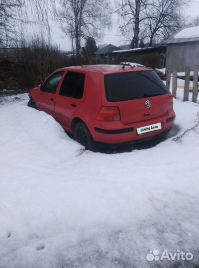 Volkswagen Golf 1.8 МТ, 1998, битый, 180 000 км