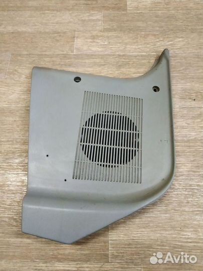 Накладка под правый динамик BMW 5 Series E34