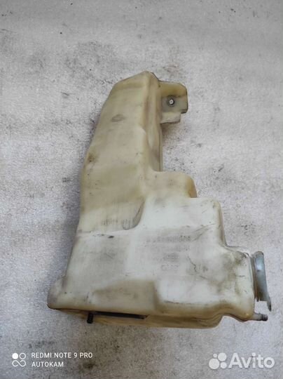 Бачок омывателя Ауди 80 Б3