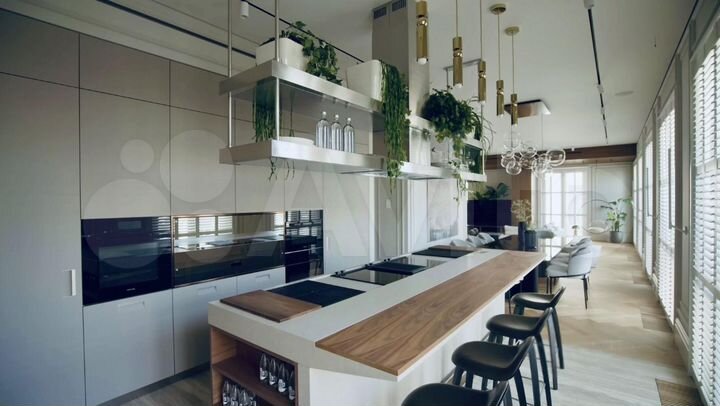 3-к. апартаменты, 230 м², 5/7 эт.