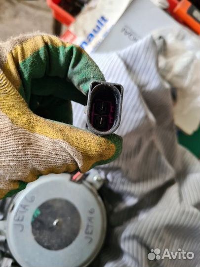 Мотор вентилятора охлаждения Volkswagen Jetta 6