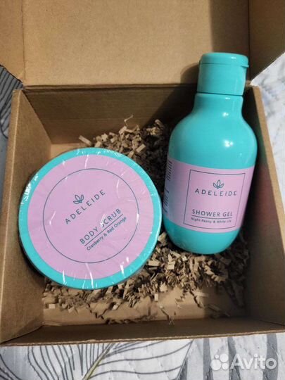 Подарочный набор косметики Adeleide скраб и гель
