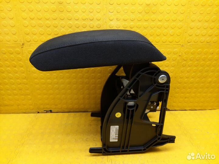 Подлокотник Skoda Octavia cwva 2017