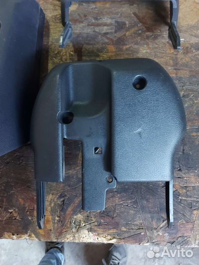 Пластик под рулём Хонда CR-V 3