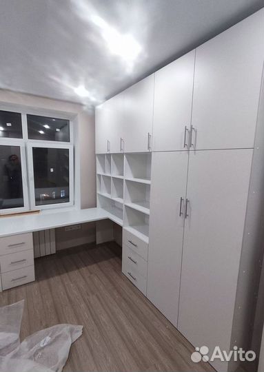 Гардеробные системы и вешалки