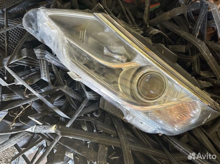 Фары на toyota camry 55