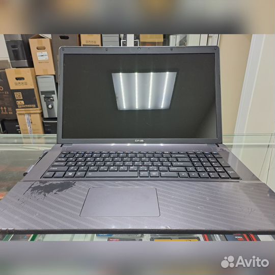 Ноутбук Игровой экран 17,6 full HD, i5 4200, 16Gb