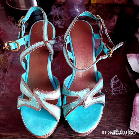 Босоножки 38