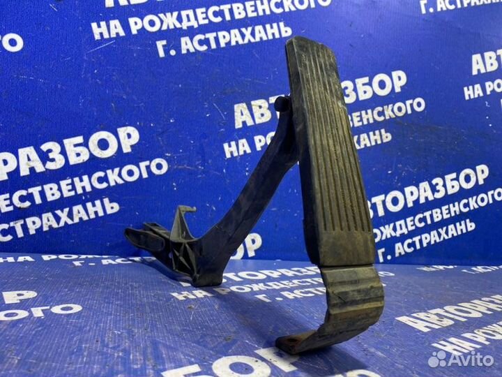 Педаль газа Mercedes-Benz W210 седан 2000